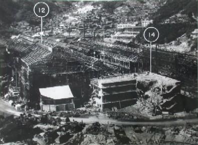 長崎港飽ノ浦岸壁南東上空から三菱長崎造船所飽ノ浦綜合事務所方面を望む