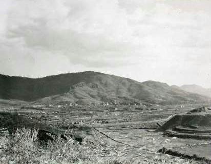 The hypocenter and environs seen from Aburagi-dani