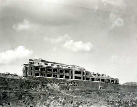 鎮西学院中学校