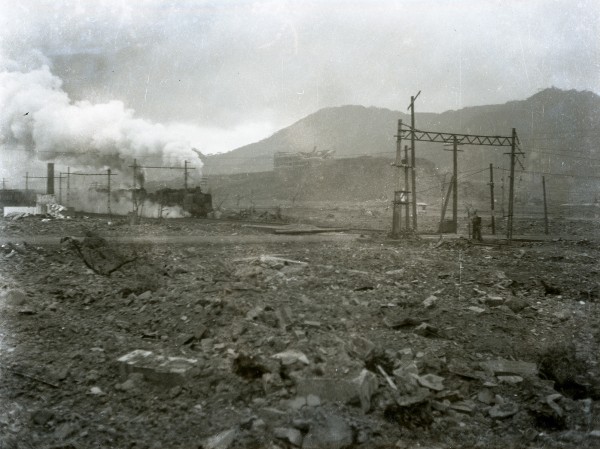 松山町踏切付近