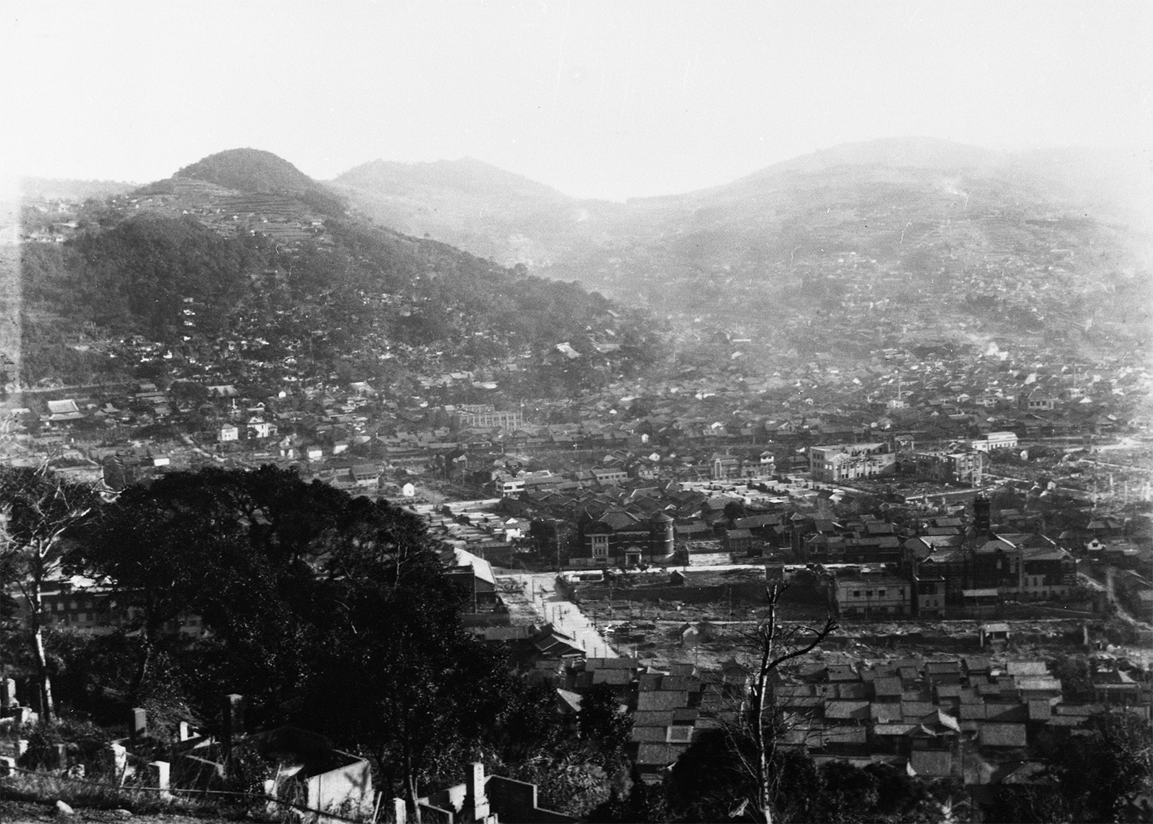 立山町高台から長崎商工会議所方面を望む