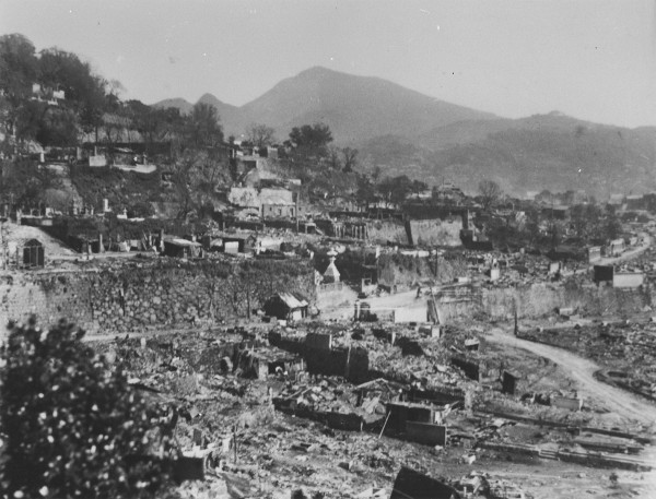 長崎放送局（ＮＨＫ）から市街を望む（３枚つなぎ写真中、左から１枚目）　―本連寺・福済寺方面―