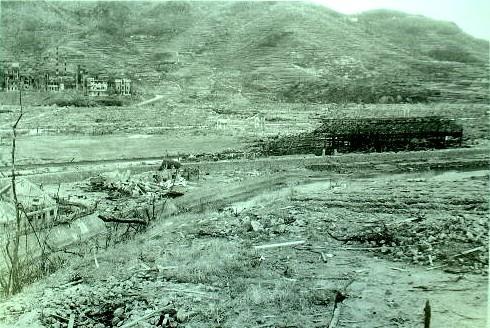 鎮西学院中学校の丘からパノラマ（１１枚継ぎ写真中左から７枚目）－三菱電機鋳物工場方面を望む－