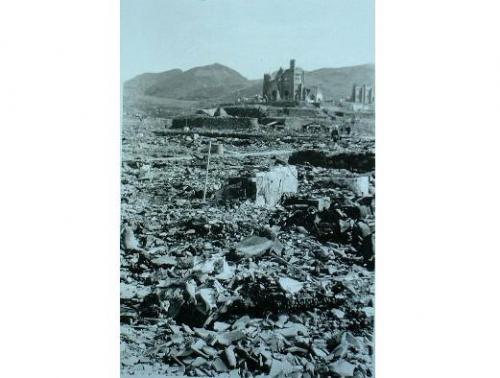 民家焼跡の人骨