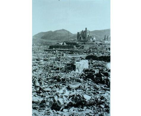 民家焼跡の人骨