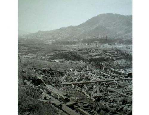 長崎医科大学附属医院裏山からのパノラマ（６枚つなぎ写真中左から２枚目）－製鋼所第1工場方面－