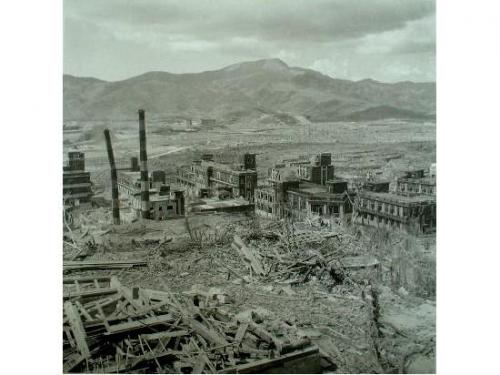 長崎医科大学附属医院裏山からのパノラマ（６枚つなぎ写真中左から５枚目）－附属医院外科病棟方面－