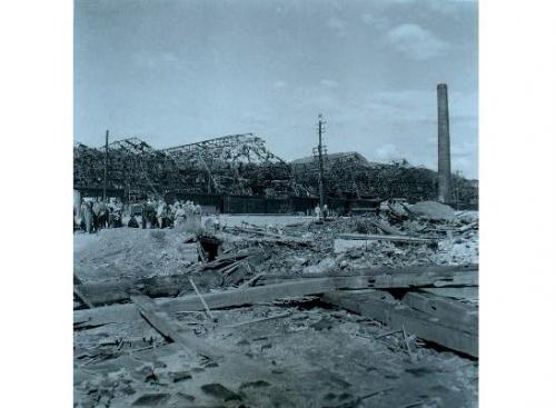 浦上駅前から三菱長崎製鋼所方面のパノラマ（５枚つなぎ写真中左から４枚目）－鋳造・圧延工場方面－