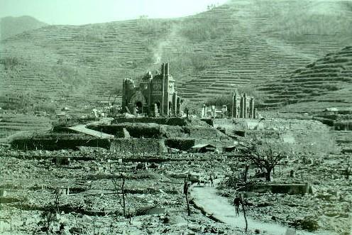 松山町の高台から浦上天主堂方面を望む