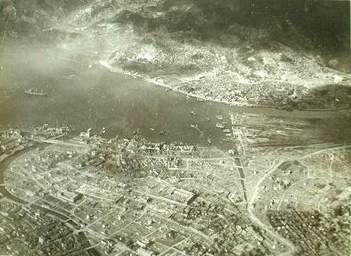 風頭山上空から長崎市街中央部を望む