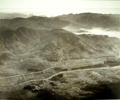 小江原上空から東南東を望む