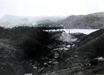 西泊町の入江奥高台から三菱長崎造船所立神船台方面を望む