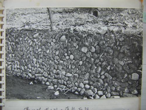 下ノ川護岸の石組み