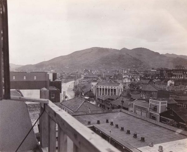 長崎税関庁舎から北東方向を望む