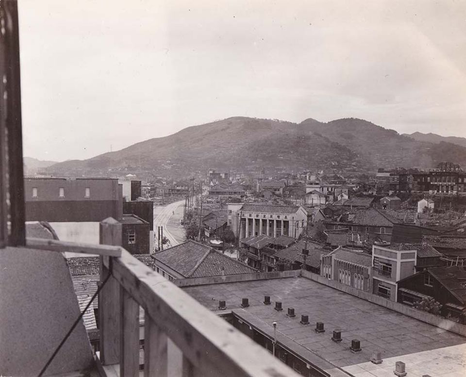 長崎税関庁舎から北東方向を望む