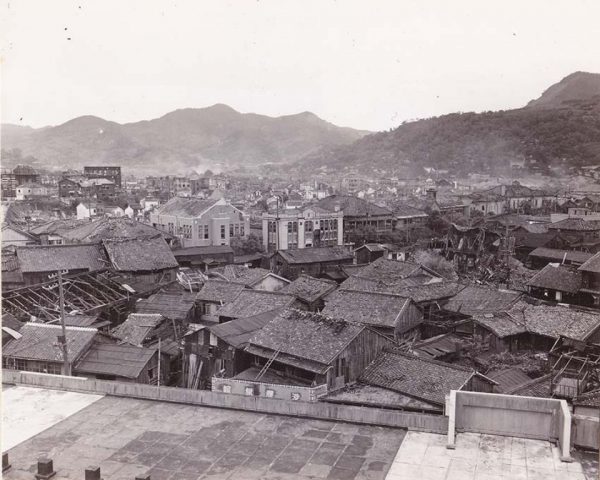 長崎税関庁舎から東北東方向を望む