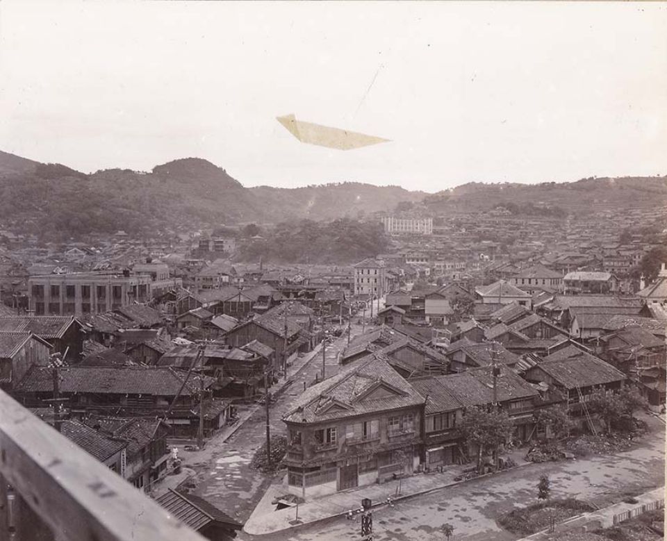 長崎税関庁舎から南東方向を望む