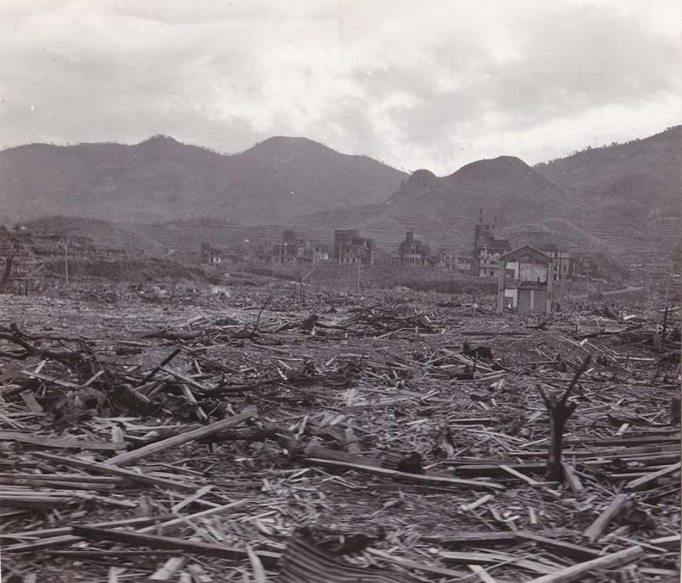 走行中の列車からの風景―浜口町付近