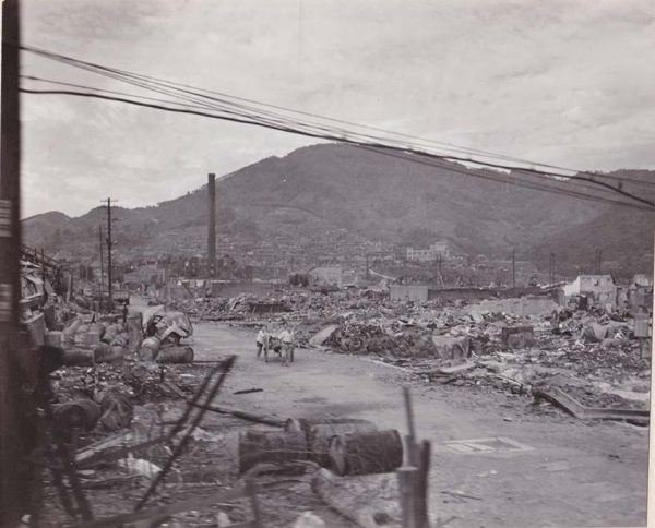 走行中の列車からの風景―幸町付近