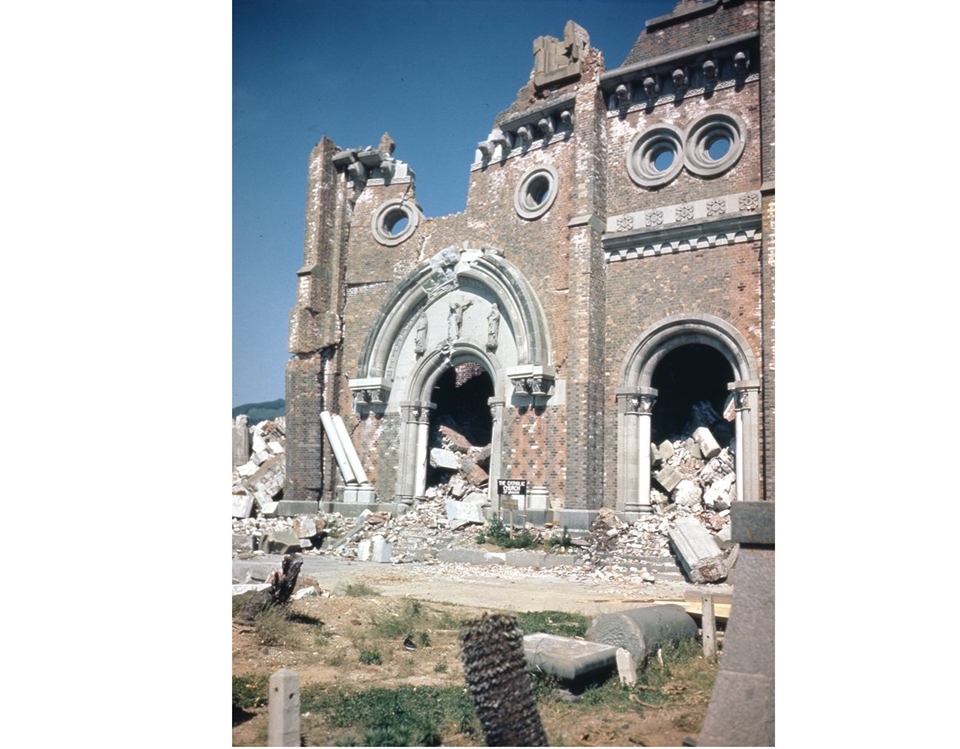 正面から見た浦上天主堂