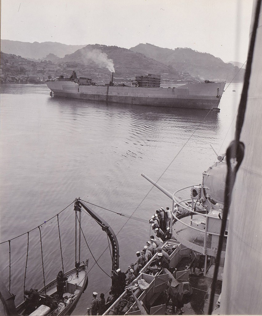 米海軍重巡洋艦ウィチタから見た長崎港の船舶