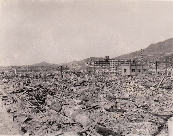 岩川町浦上駅前付近