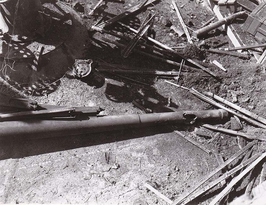 金比羅山高射砲陣地の八八式七糎高射砲の銃身部分