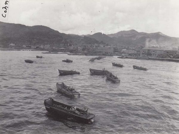 入港した艦船から見た長崎港