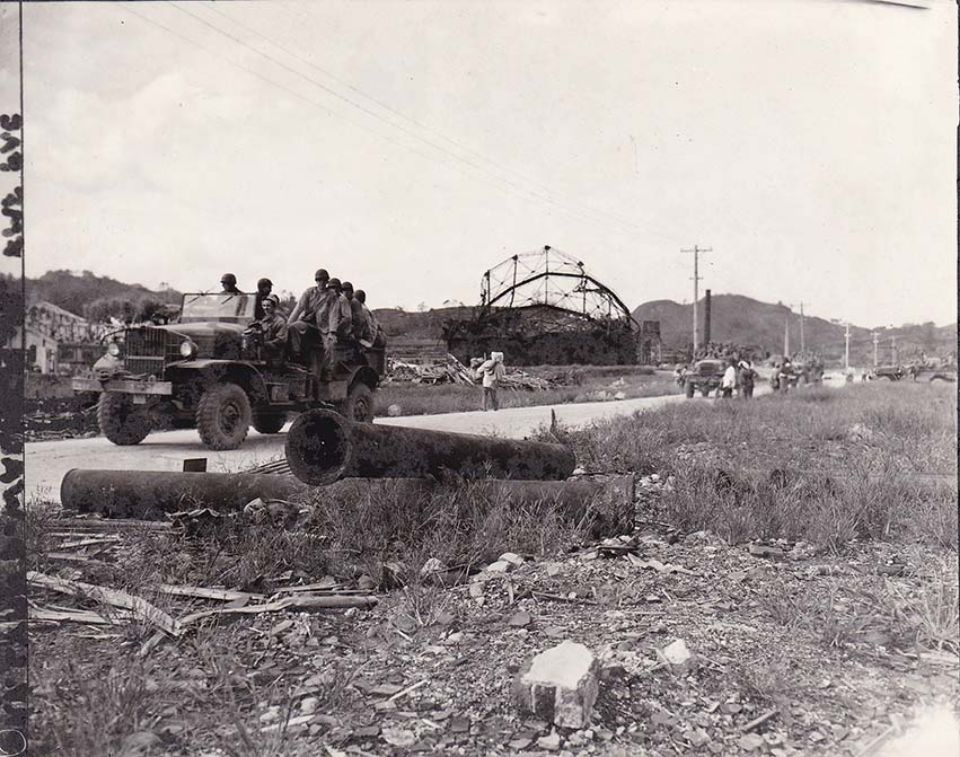 大橋町のY形道路交差点から北西を望む