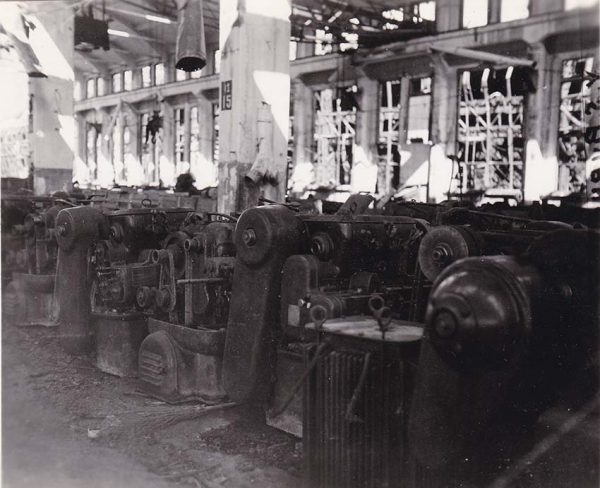 三菱長崎兵器製作所茂里町工場の旋盤と工作機器