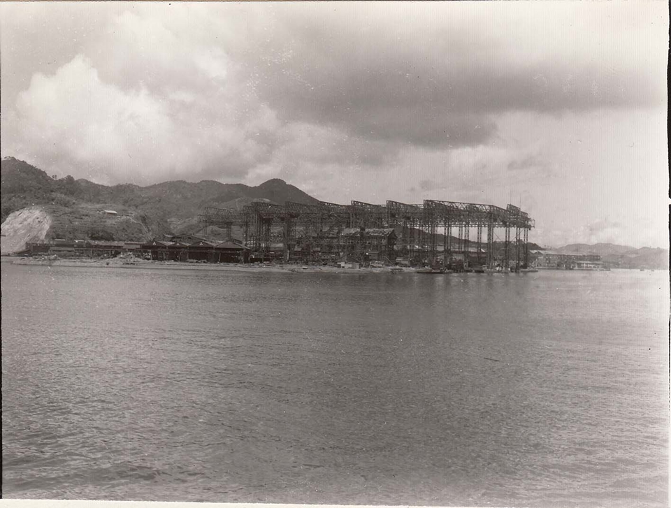 海上から見た三菱長崎造船所立神工場