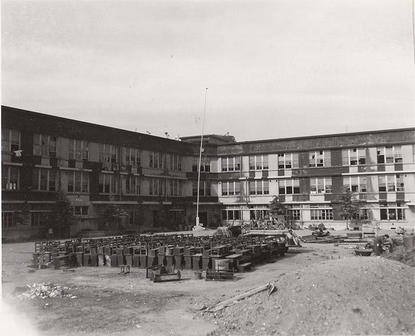 新興善国民学校外観