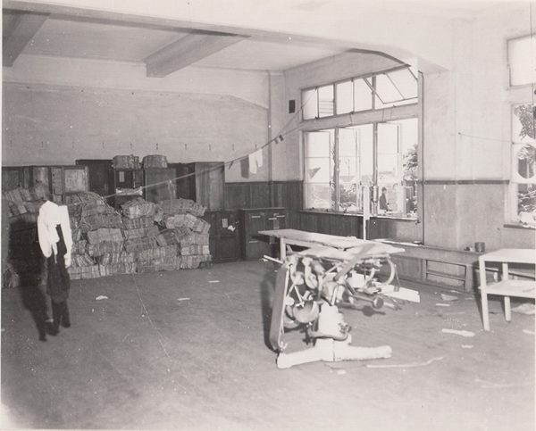 新興善国民学校特設救護病院内部