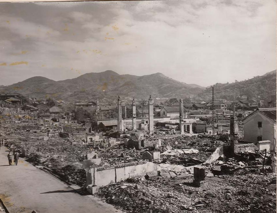 新町の高台から袋町方面を見る