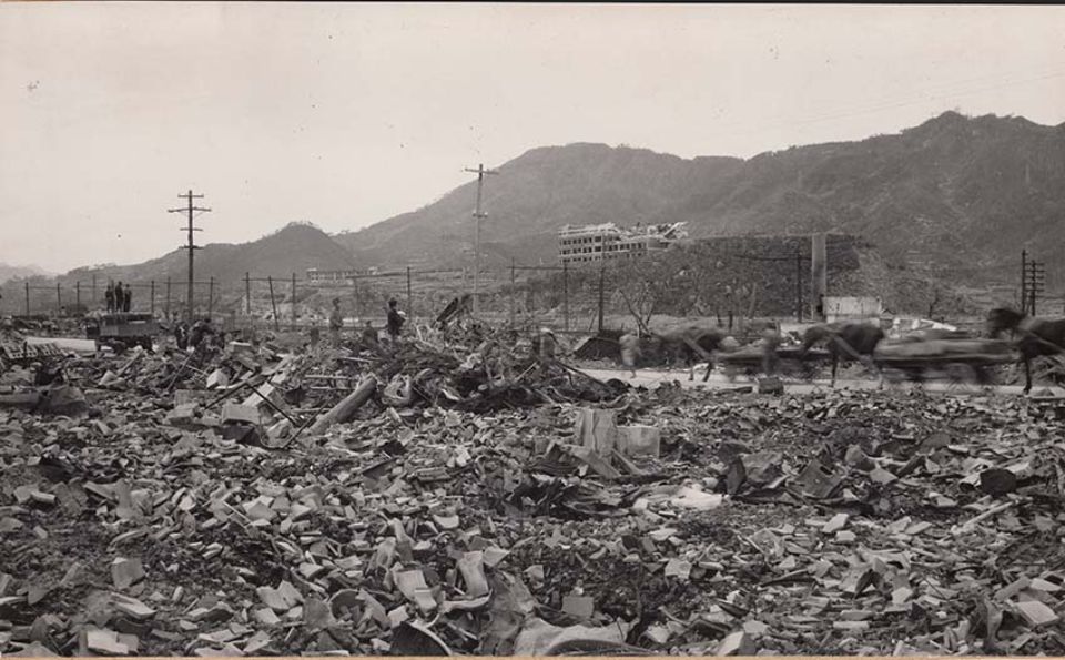 爆心地から南西方向を見る