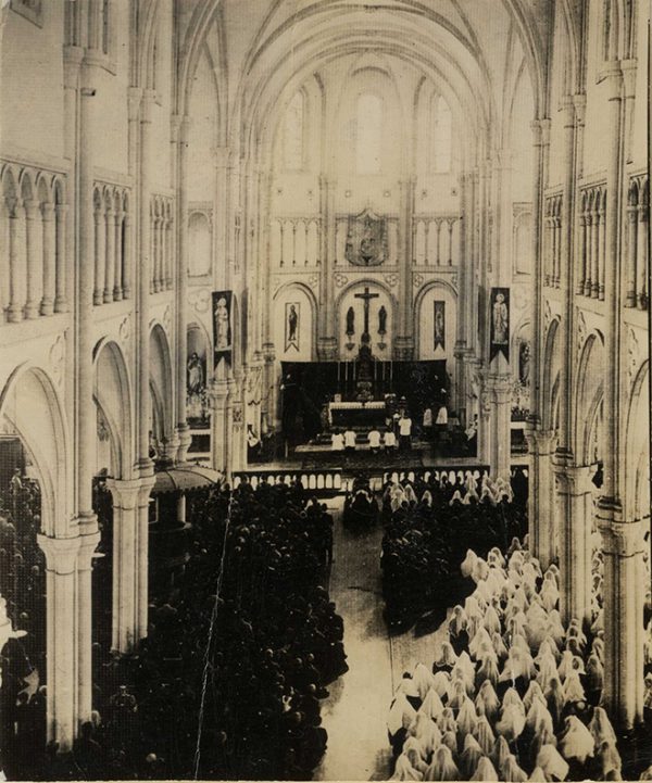 浦上天主堂内部（被爆前）