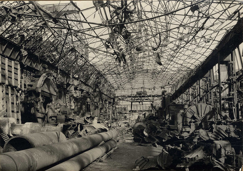 三菱長崎製鋼所第１工場機械工場北棟内部