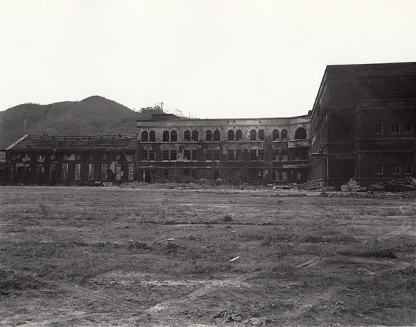 長崎市立商業学校本館校舎・講堂東外観