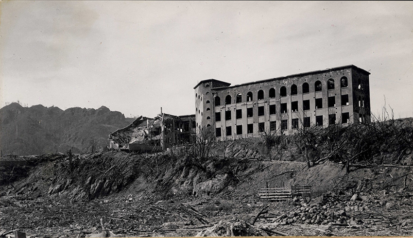 城山国民学校東面外観