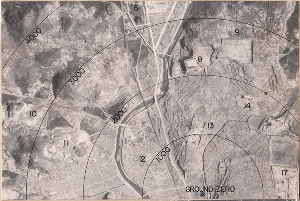 上空から見た被爆後の長崎市