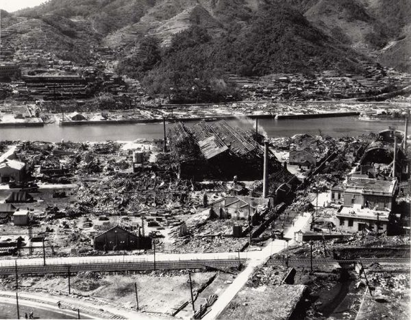 上空から見た三菱長崎造船所幸町工場・三菱長崎兵器製作所茂里町工場一帯