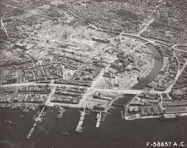 上空から見た大波止・長崎県庁一帯