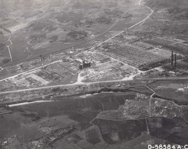 上空から見た三菱長崎兵器製作所大橋工場一帯