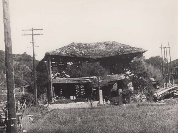 破壊された東北郷の長崎市役所西浦上出張所