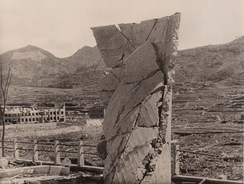 崩壊した長崎刑務所浦上刑務支所の塀